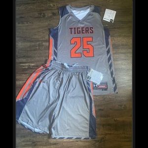 Under Armour womens custom Auburn tigers basketball uniform Size Small